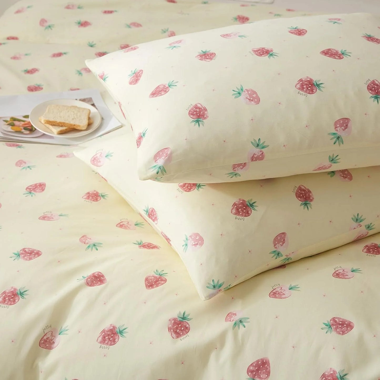 3 Pieces Girl Strawberry Duvet Cover Soft Kawaii Strawberry Bedding Sets Cream White Comforter Cover,Queen Size